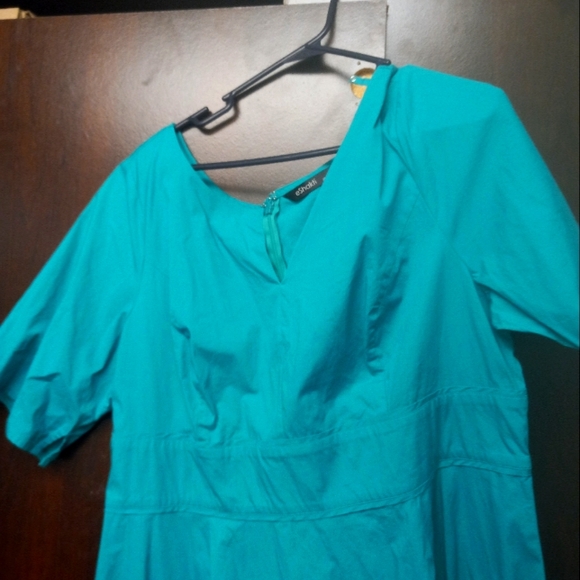 Eshakti dress - Picture 1 of 5